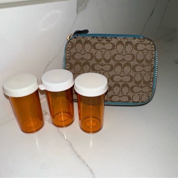 Coach Mini Triple Pill Case Khaki Signature C's With Blue Trim With Pill Bottles - Picture 13 of 15